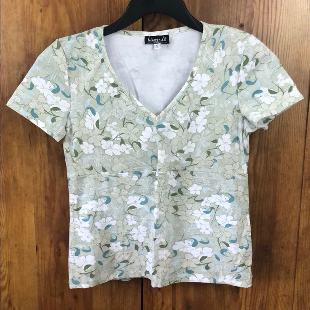 b.i.y.a.y.c.d.a. Women’s Floral Shirt